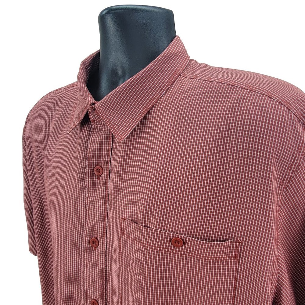 The North Face Men's Short Sleeve Button-Down Shirt in Dusty Red Microcheck - Picture 3 of 7